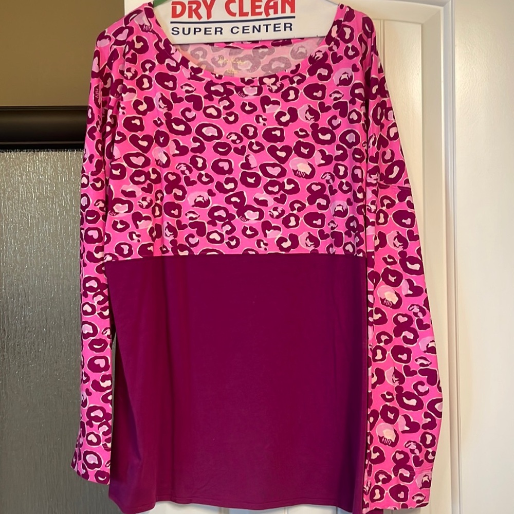 Lilly Pulitzer XL FINN top. Leopard and pink.